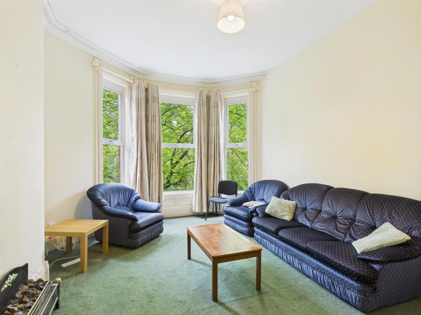 Flat 2, 45 Eglantine Avenue 1 of 11