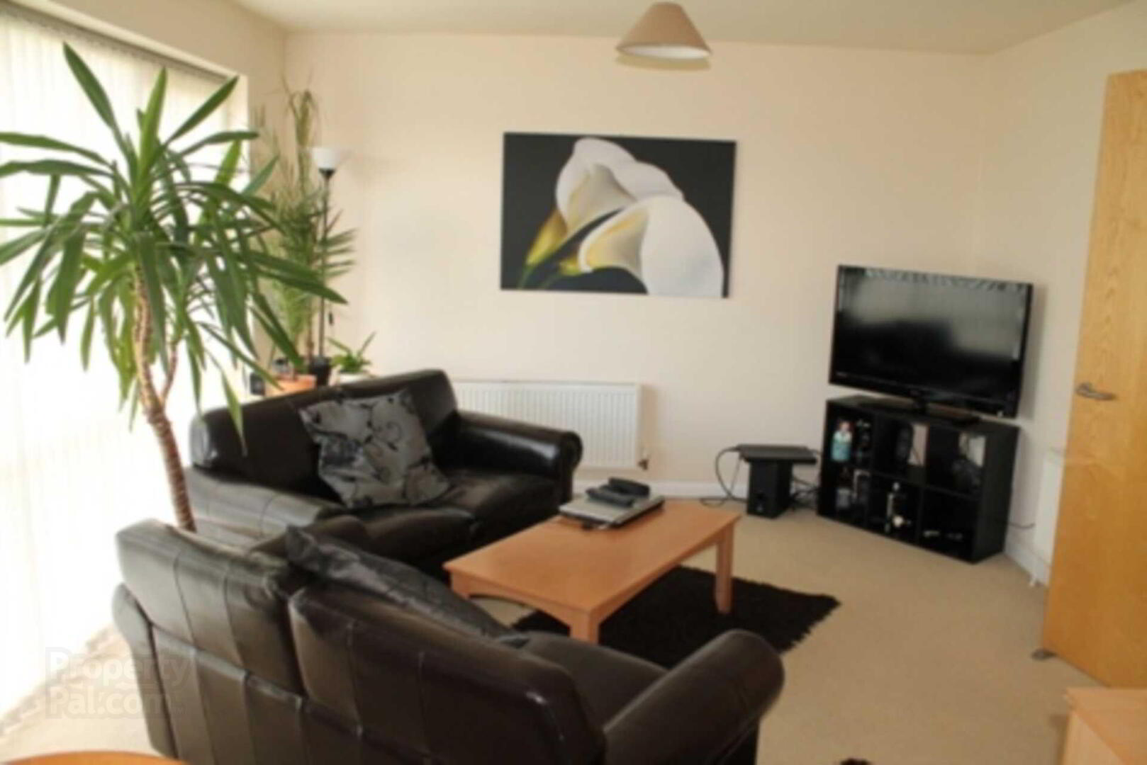 Apt 5 4, Lewis Mews 3 of 7