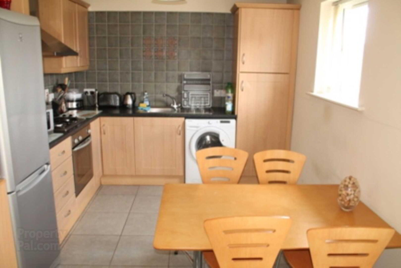 Apt 5 4, Lewis Mews 4 of 7
