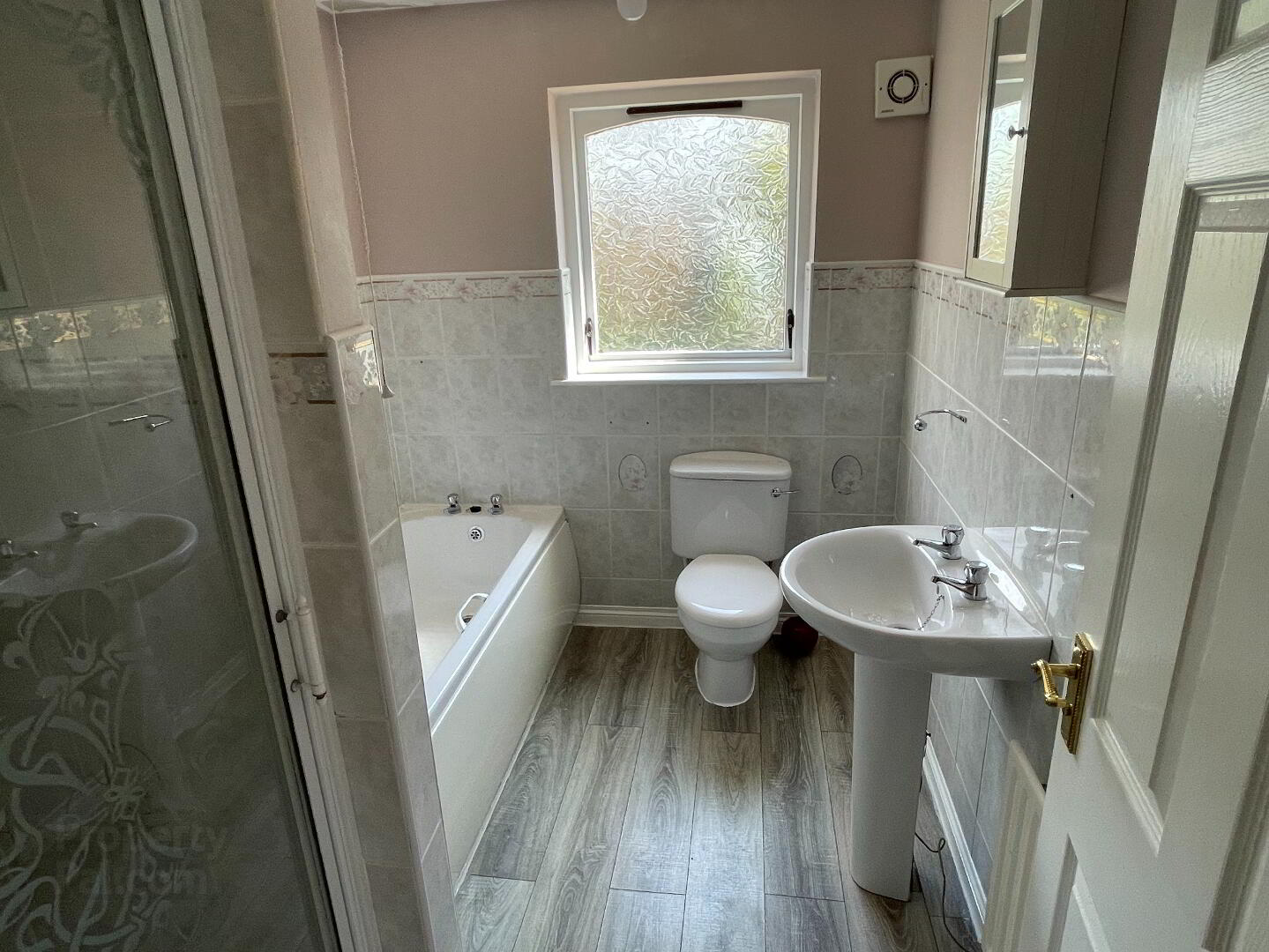 15 Westbury Gardens 7 of 17