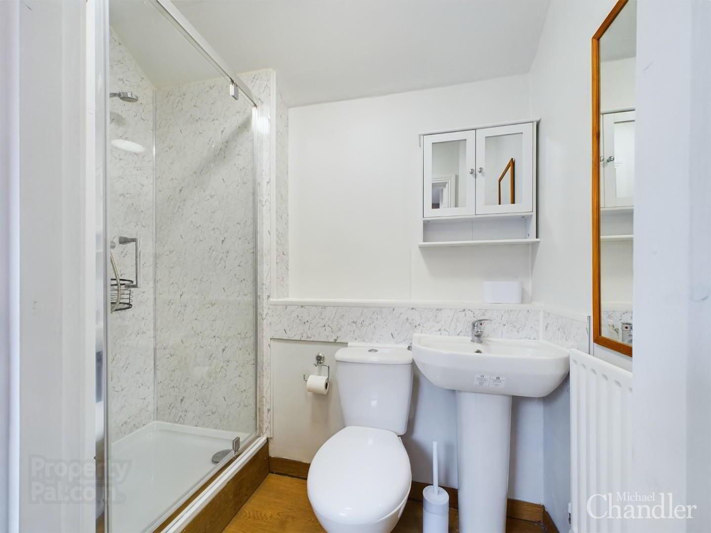 Apt 3, 90 University Avenue 9 of 10