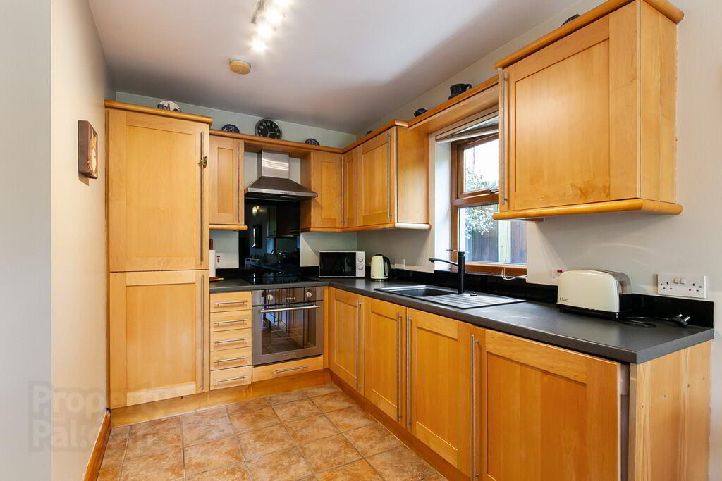 Apt 4 Delamount, 5 Dundela Park 8 of 19