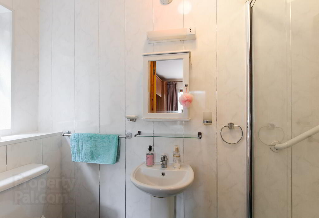 Apt 4 Delamount, 5 Dundela Park 12 of 19
