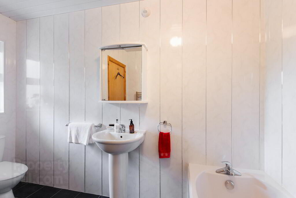Apt 4 Delamount, 5 Dundela Park 15 of 19