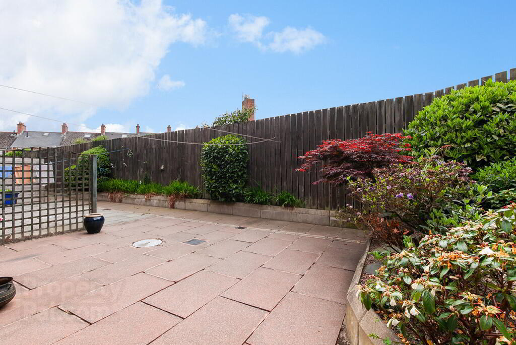 Apt 4 Delamount, 5 Dundela Park 18 of 19