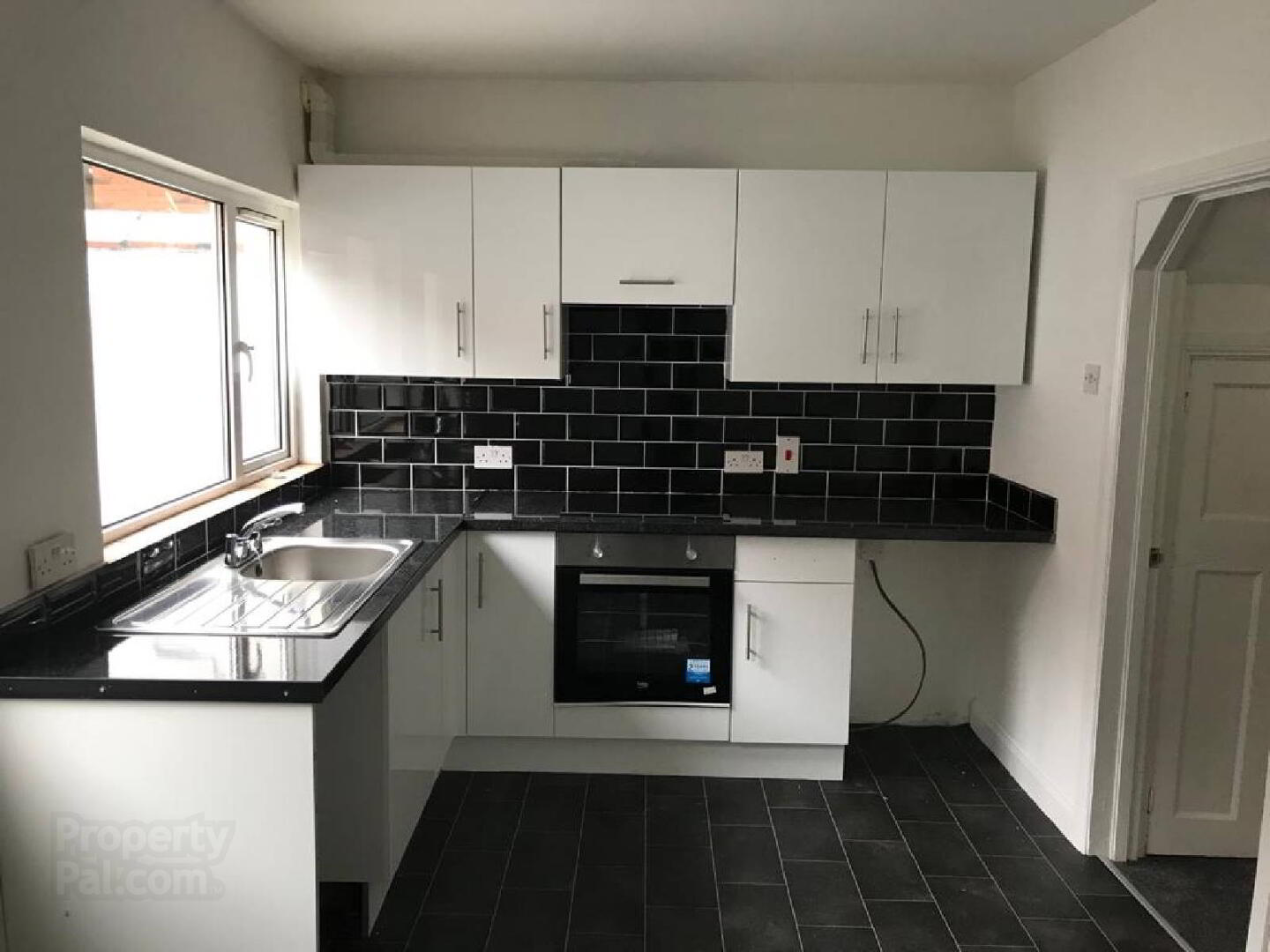 85 Kimberley Street 3 of 12