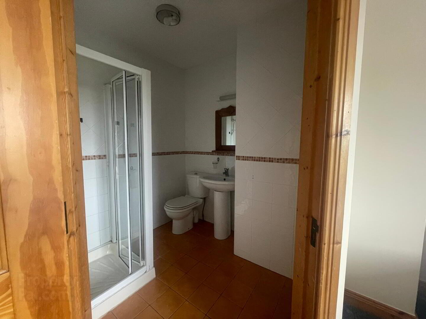 2 Castle Lane 17 of 22