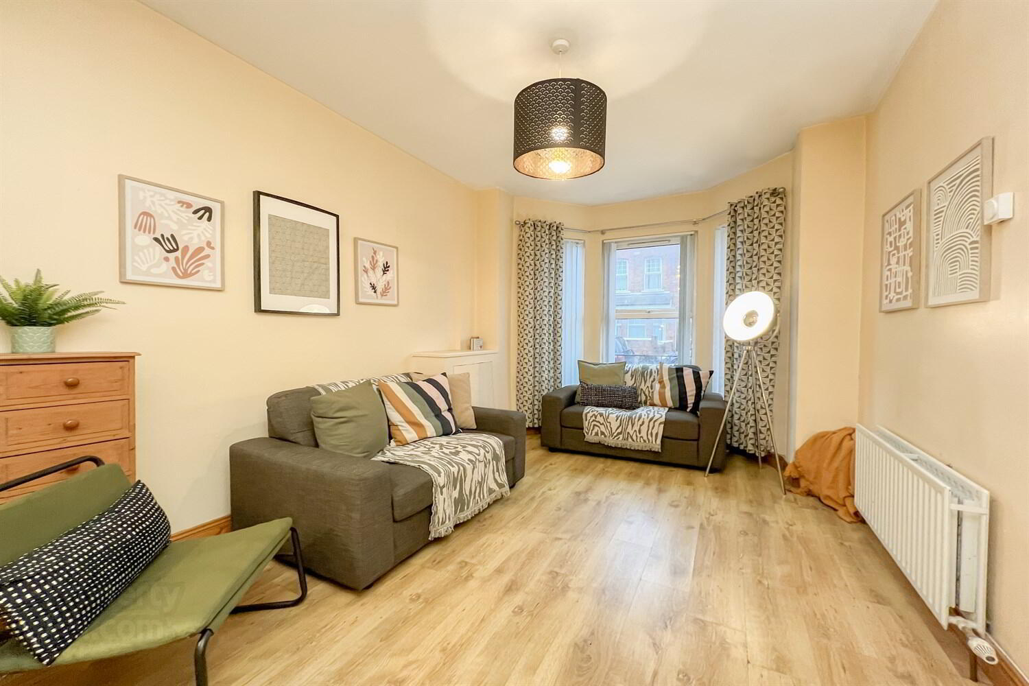 Room 2, 43 Melrose Street 5 of 18