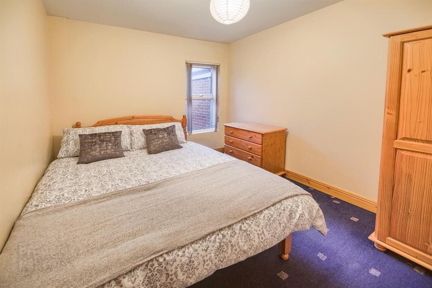 Room 2, 43 Melrose Street 1 of 18