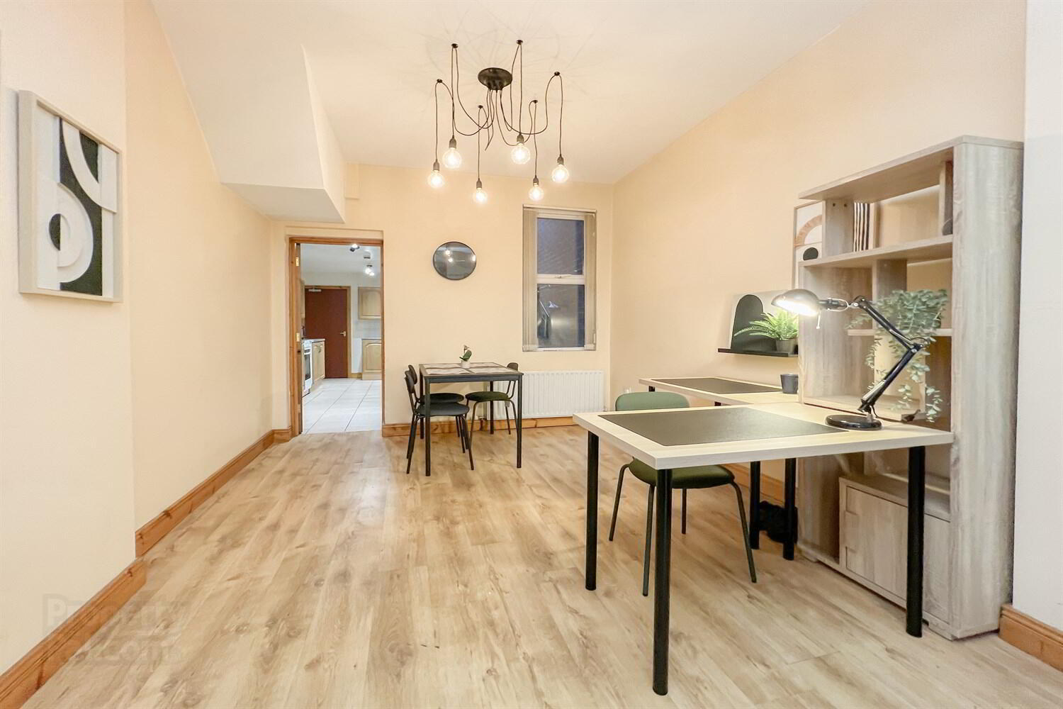 Room 2, 43 Melrose Street 10 of 18