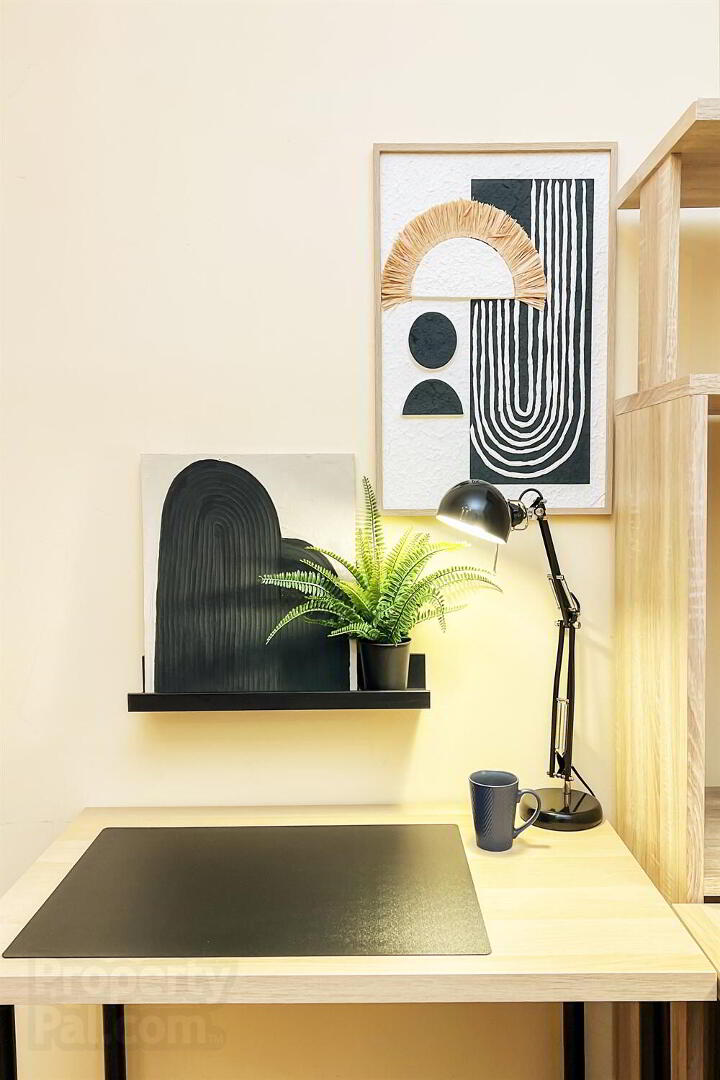 Room 2, 43 Melrose Street 12 of 18