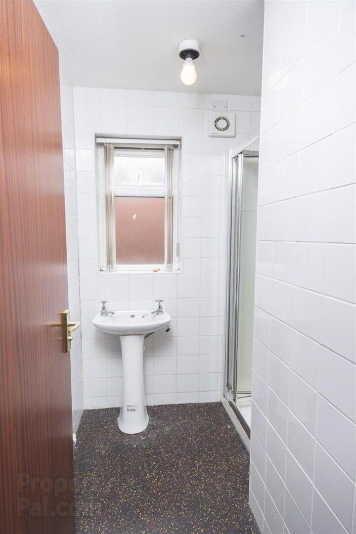 Room 2, 43 Melrose Street 17 of 18
