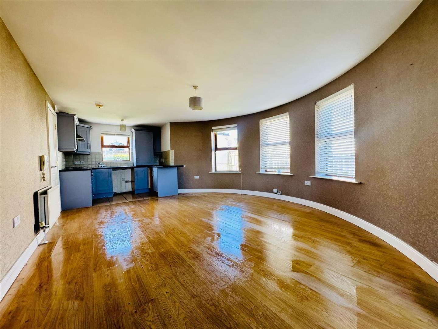 27 Collinbridge Manor 1 of 7