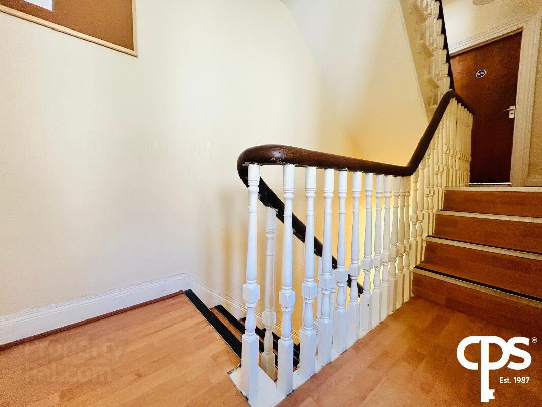 10 Wellington Park Avenue 8 of 14