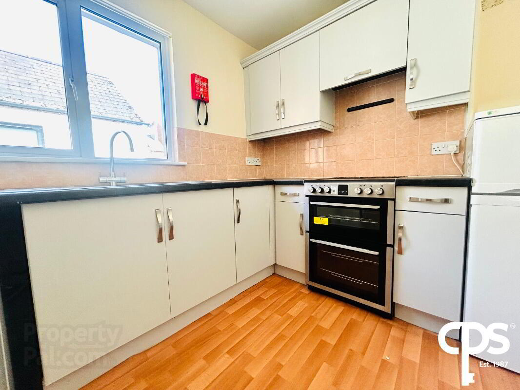 Apartment 1 10 Wellington Park Avenue ( & 2) 9 of 15