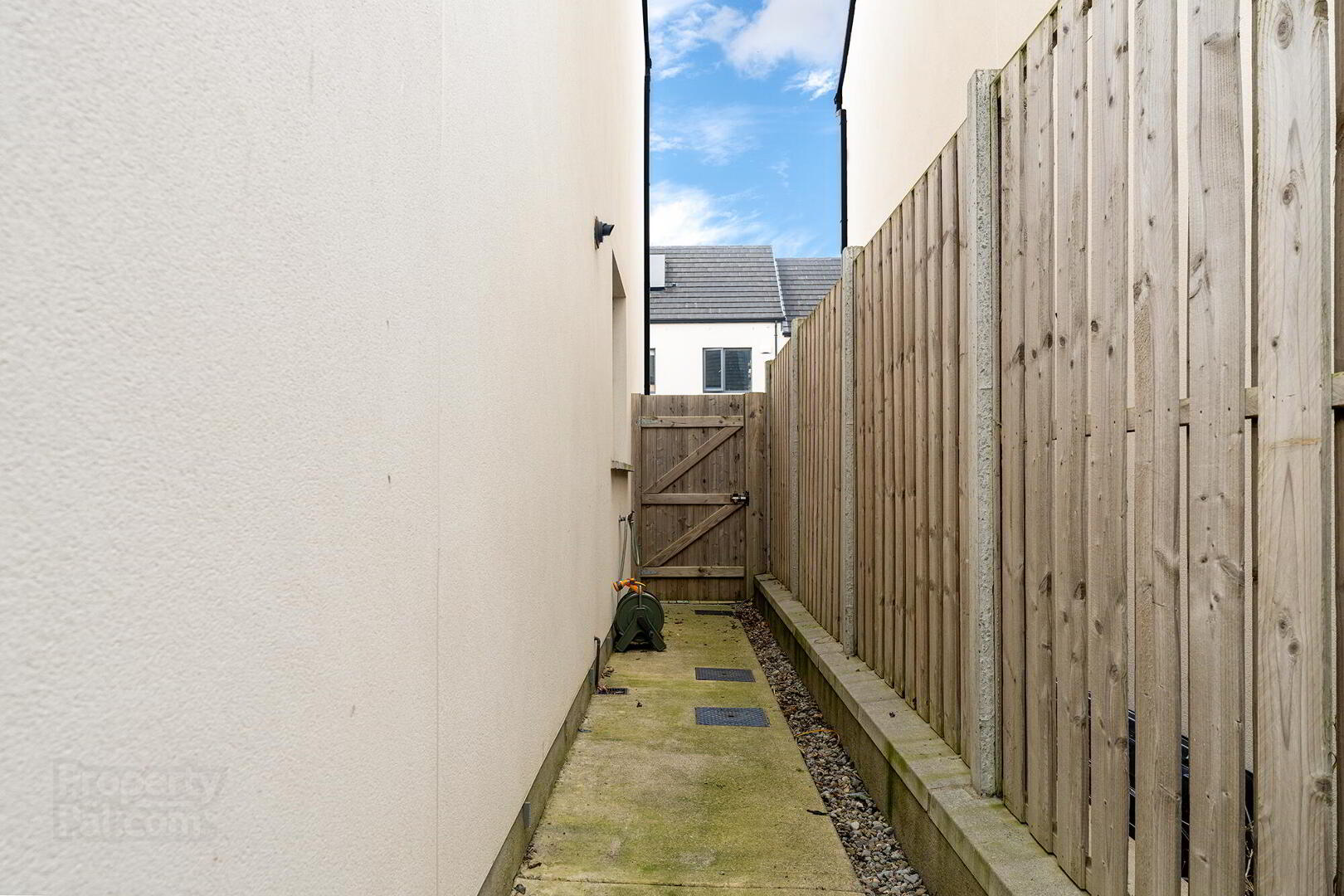 32 The Avenue 27 of 29