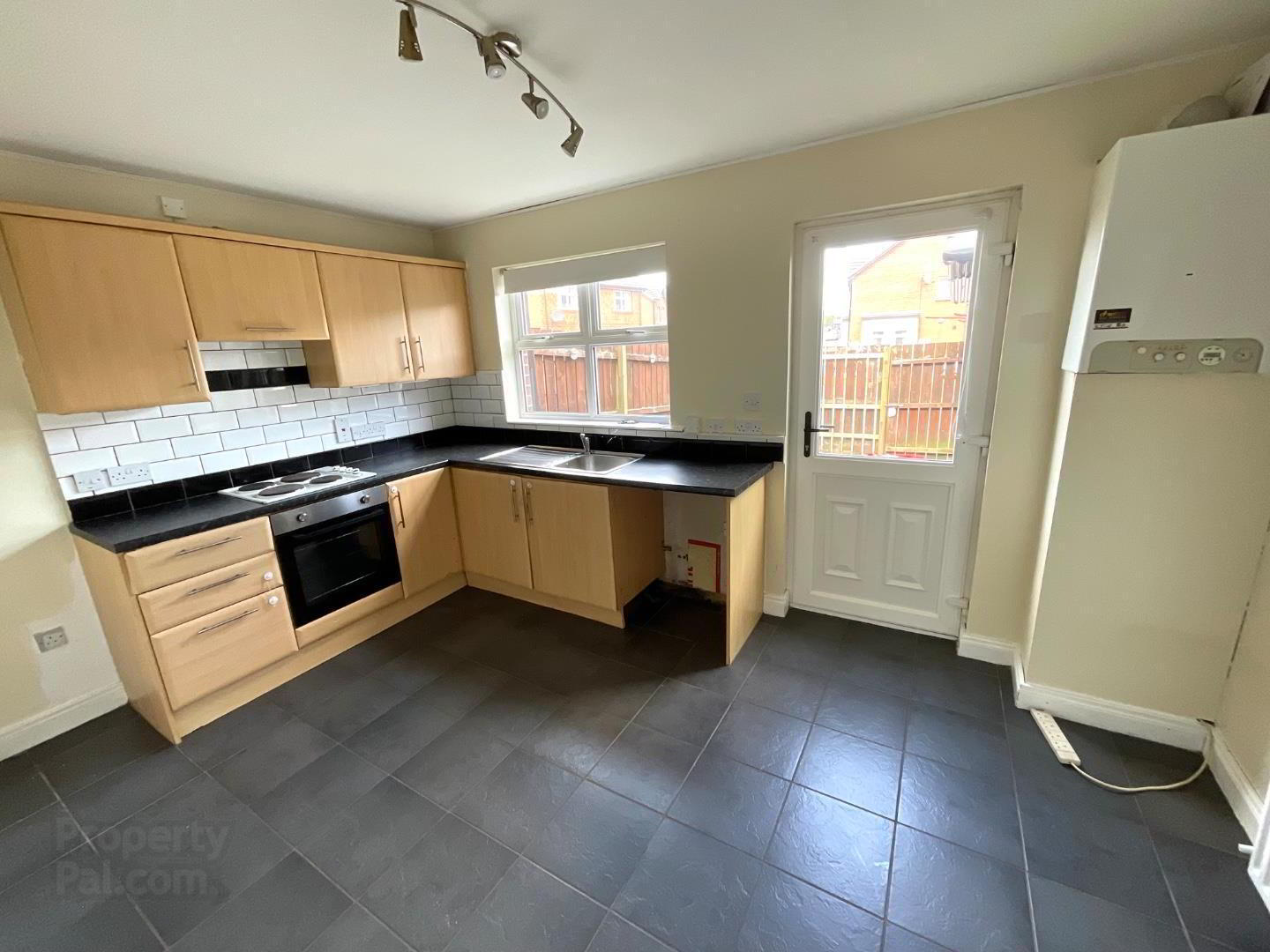 18 Cupar Way 5 of 8