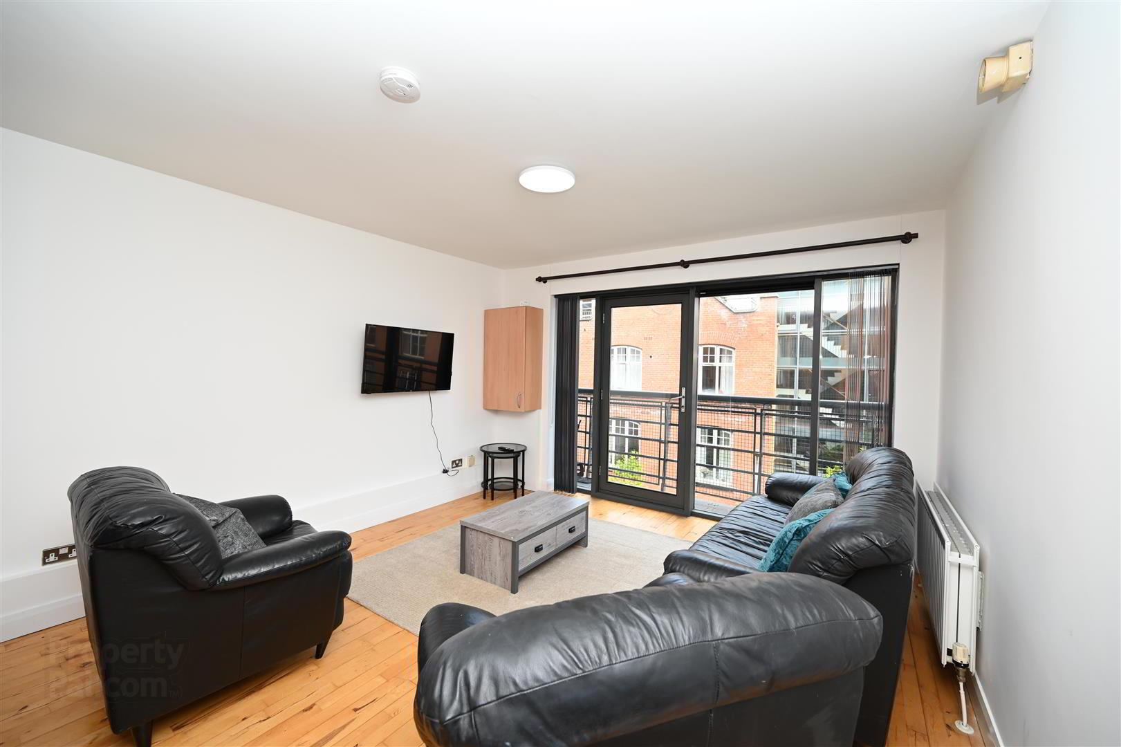 E7 Apartment Central Park, 33 Alfred Street 2 of 14