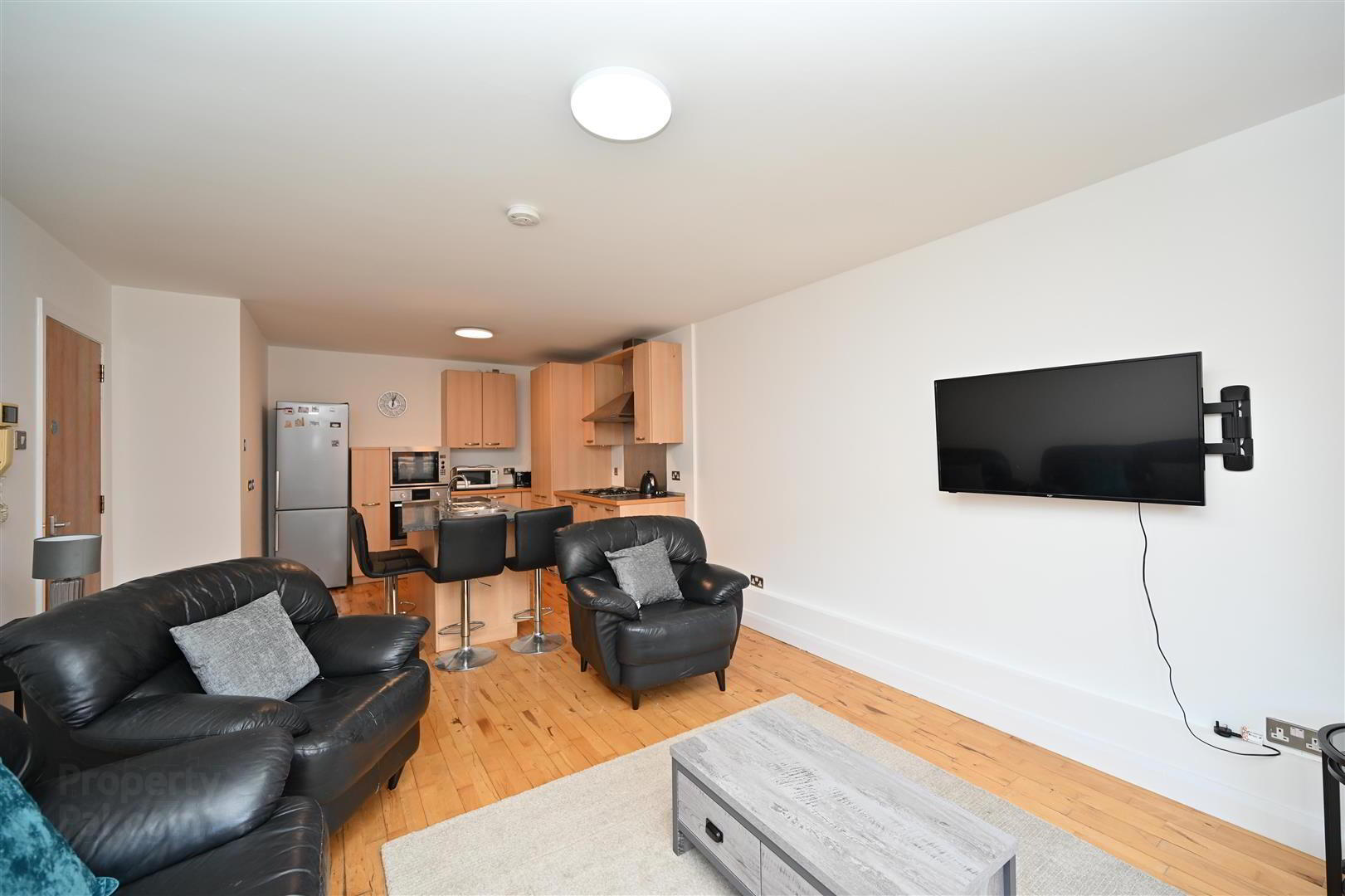 E7 Apartment Central Park, 33 Alfred Street 4 of 14