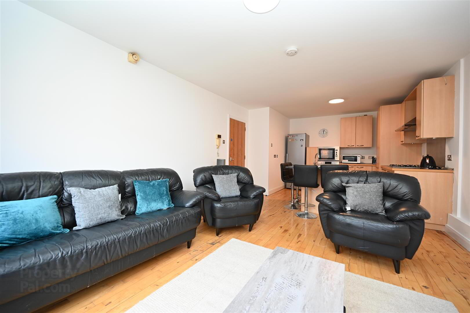 E7 Apartment Central Park, 33 Alfred Street 3 of 14