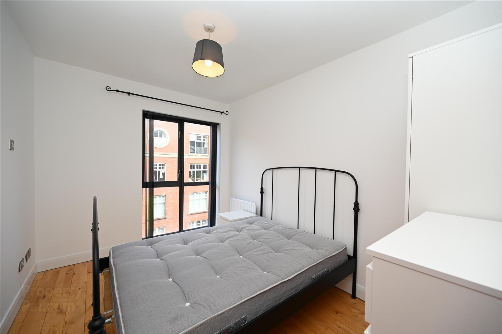 E7 Apartment Central Park, 33 Alfred Street 10 of 14