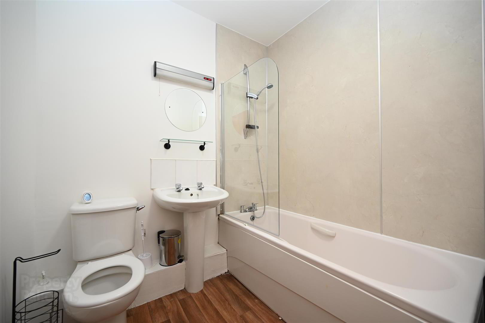 E7 Apartment Central Park, 33 Alfred Street 12 of 14