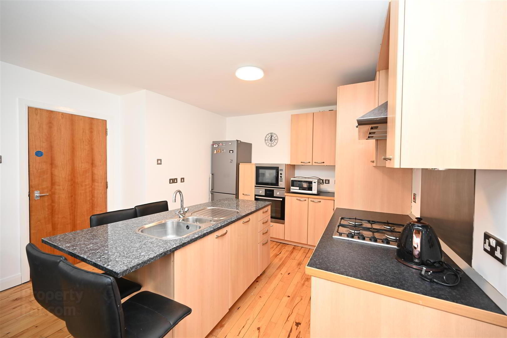 E7 Apartment Central Park, 33 Alfred Street 5 of 14