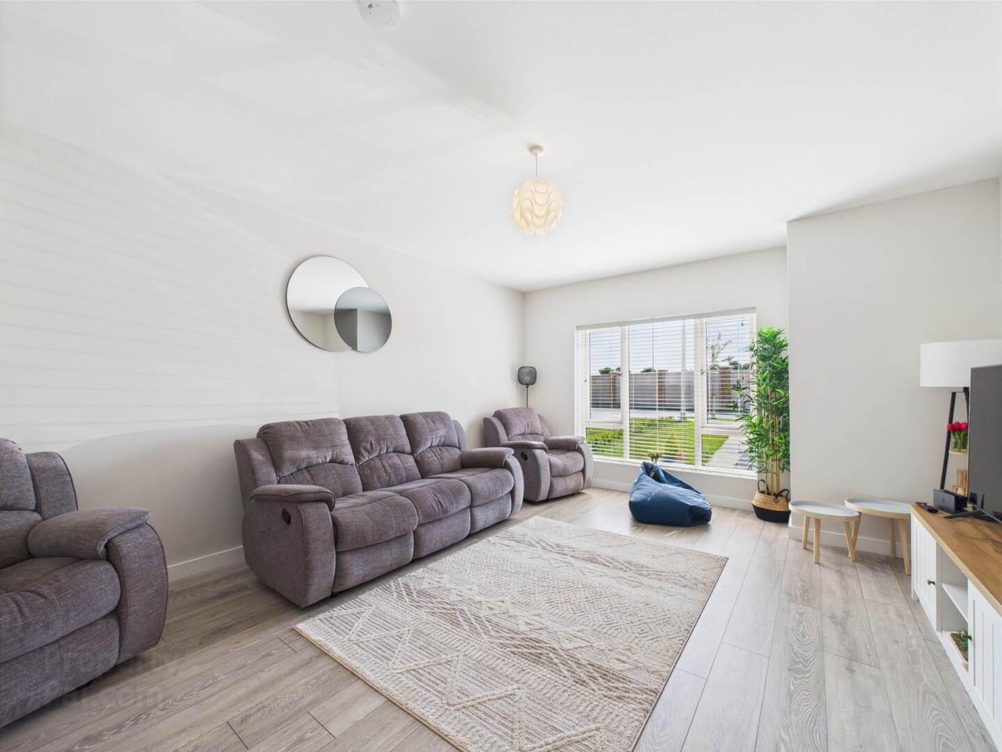 4 Hazelwood Green 4 of 17
