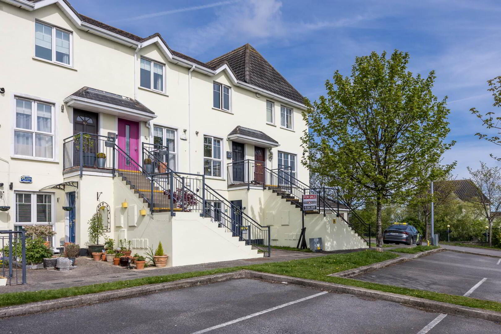 98 Holywell Wood 1 of 21