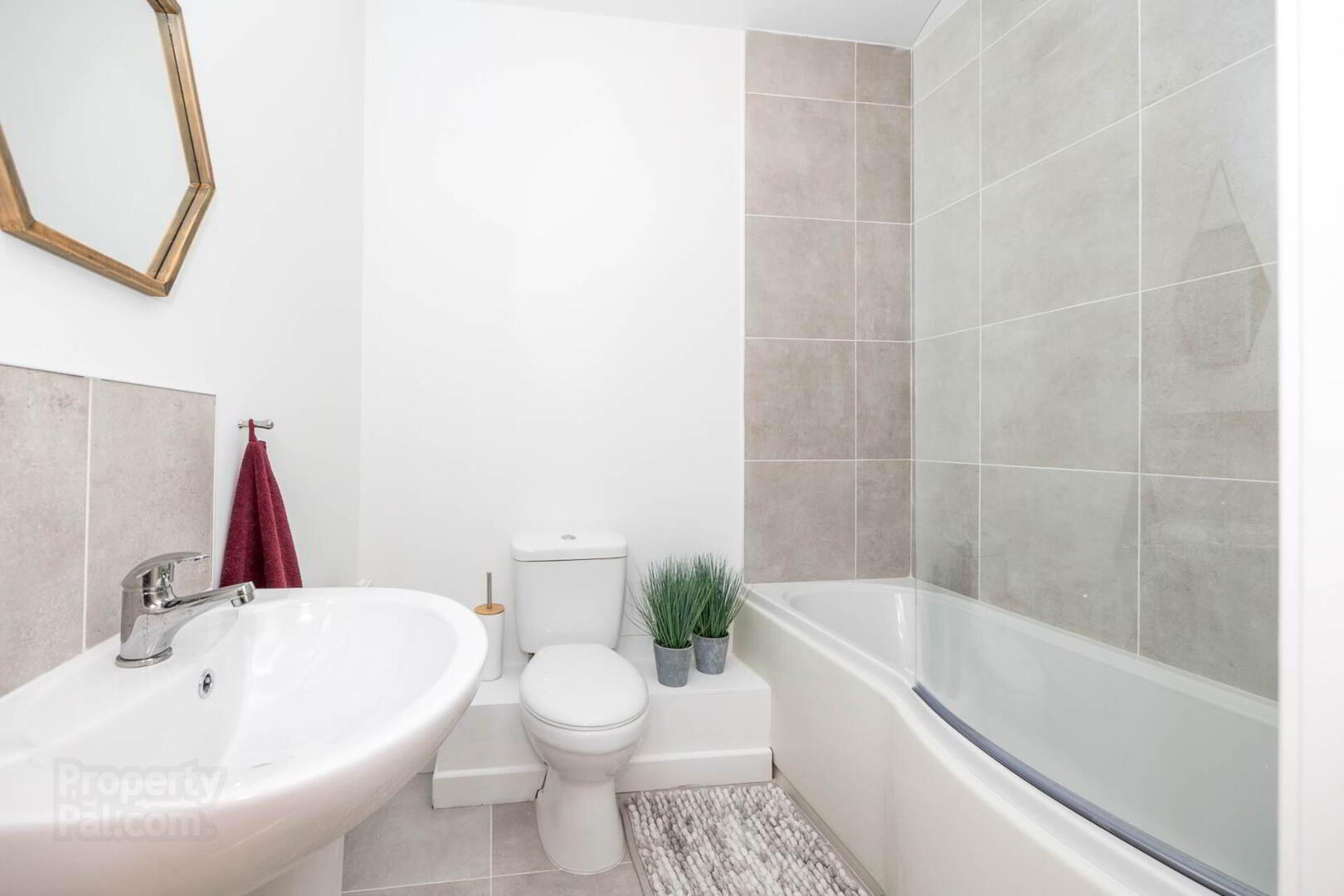 98 Holywell Wood 12 of 21