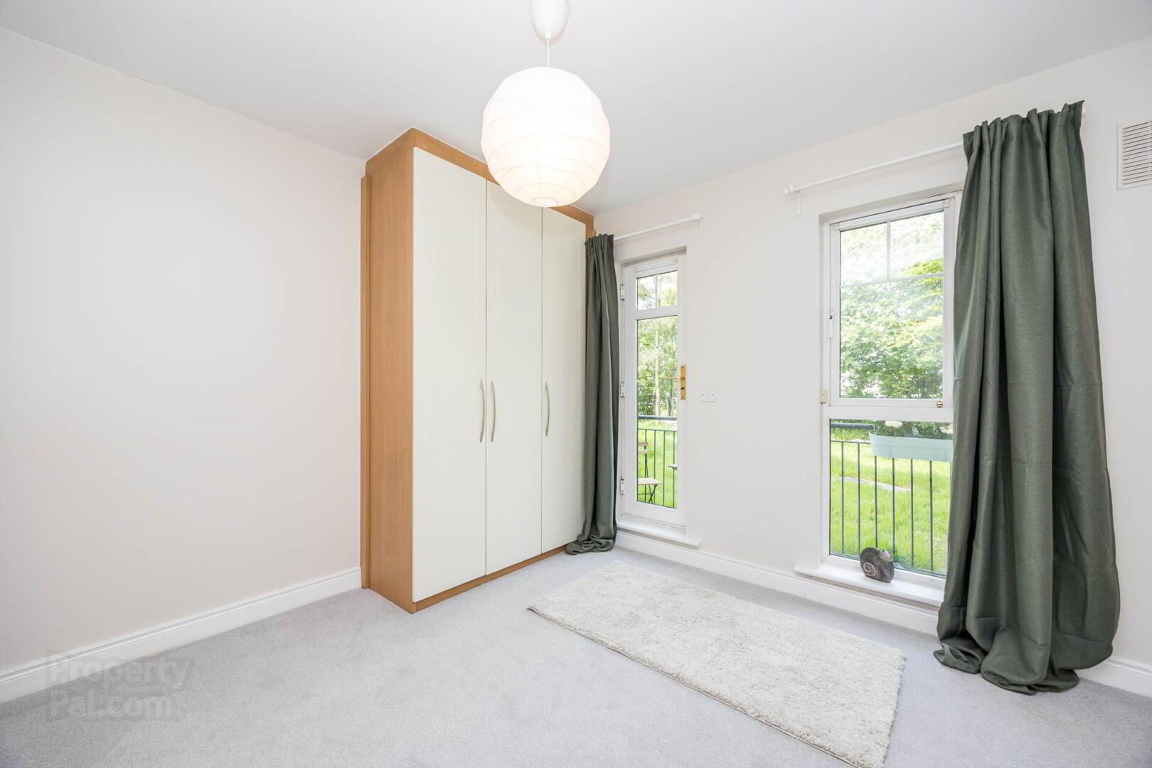 98 Holywell Wood 15 of 21