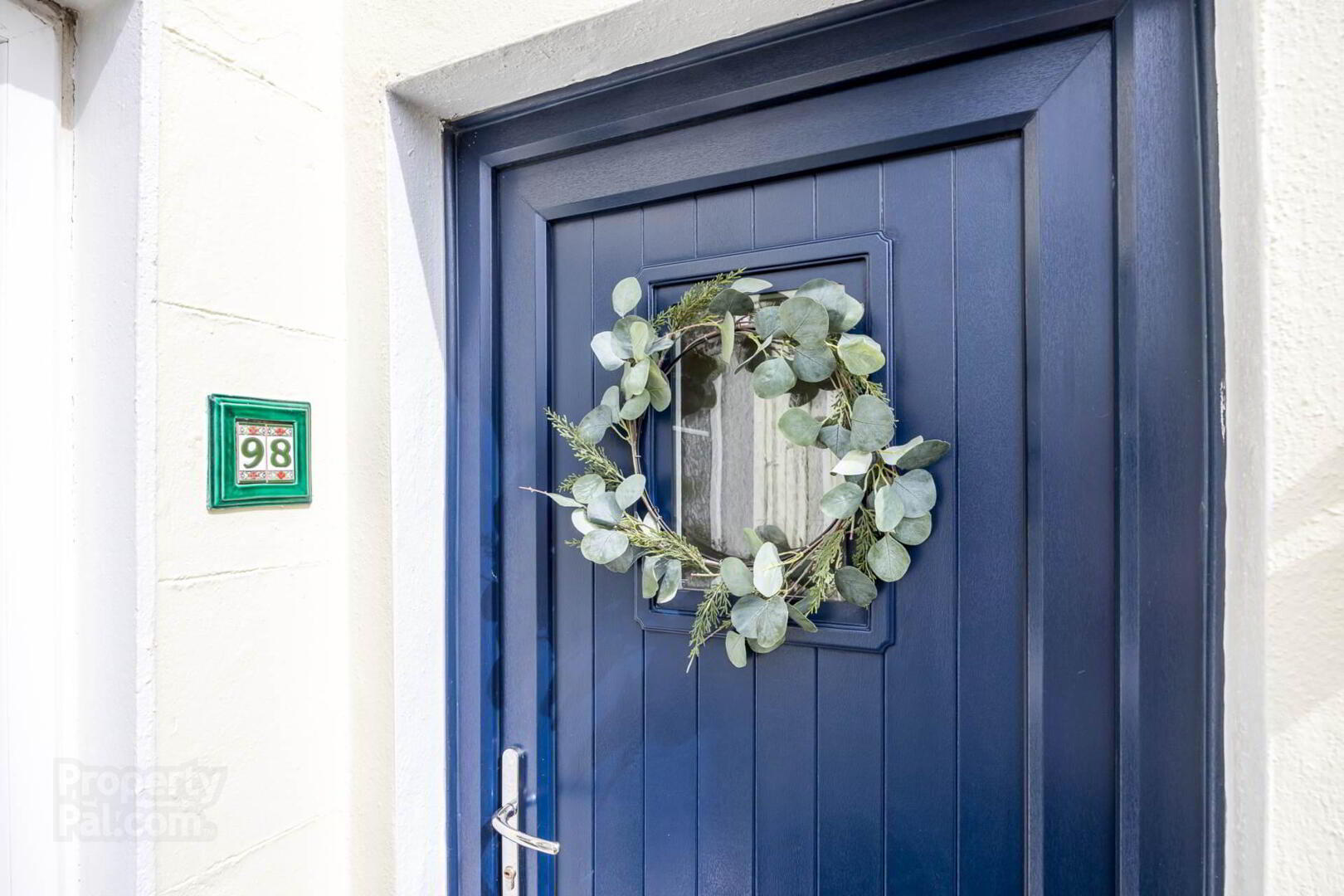 98 Holywell Wood 3 of 21