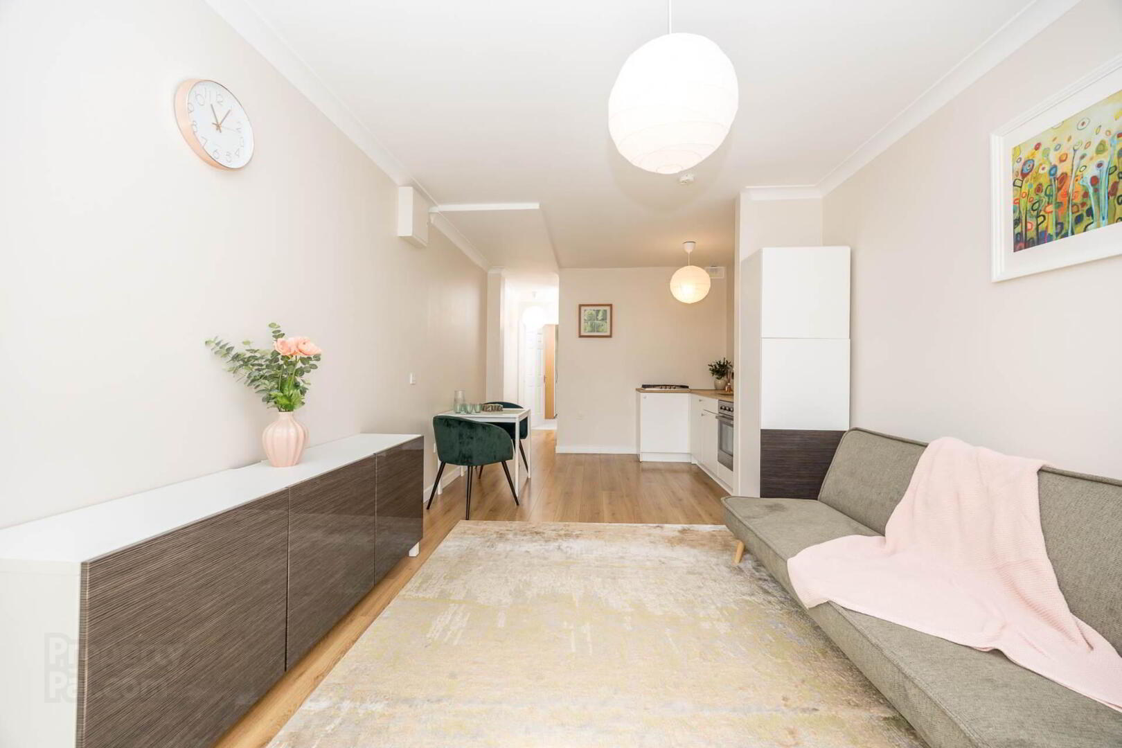 98 Holywell Wood 5 of 21