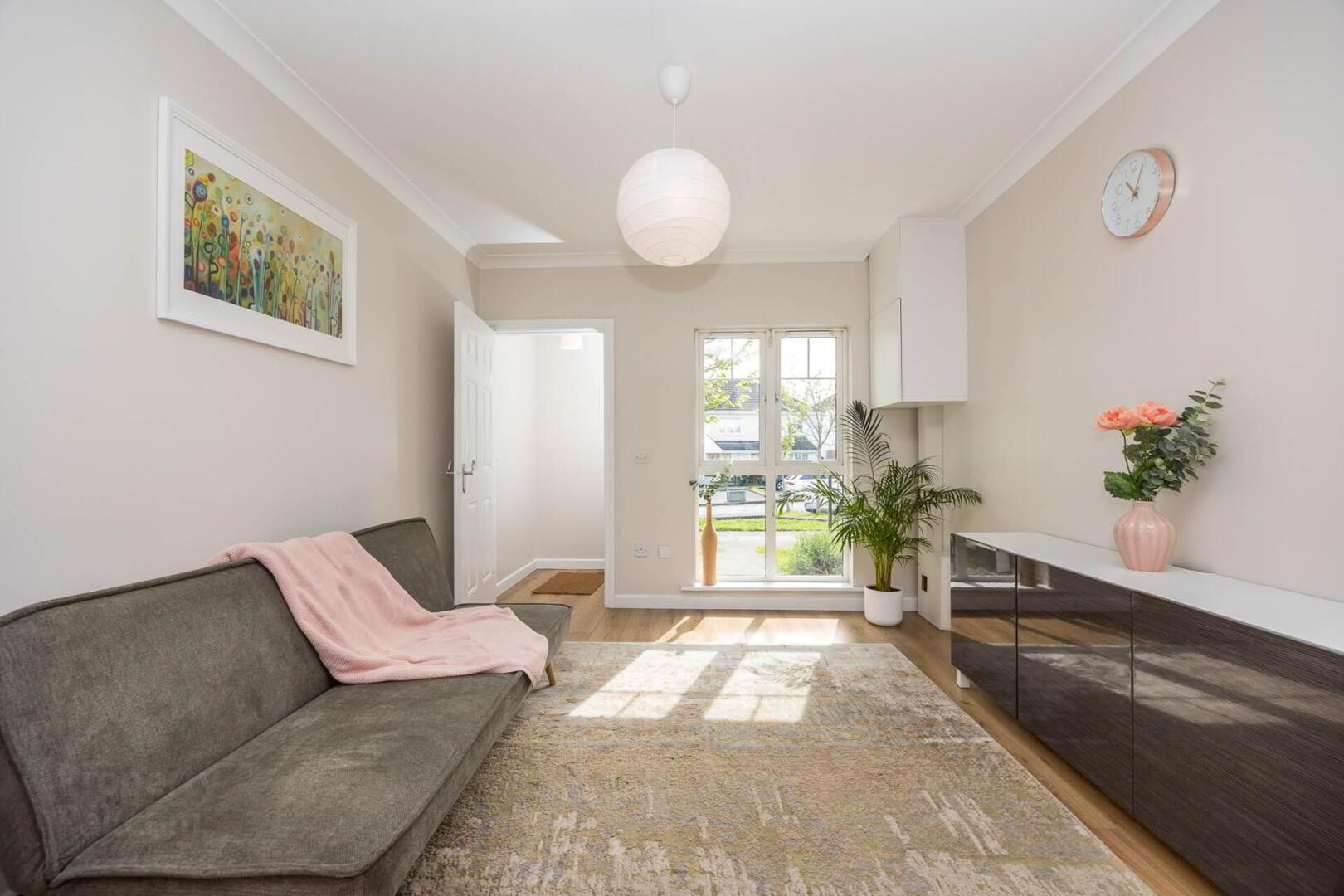 98 Holywell Wood 7 of 21