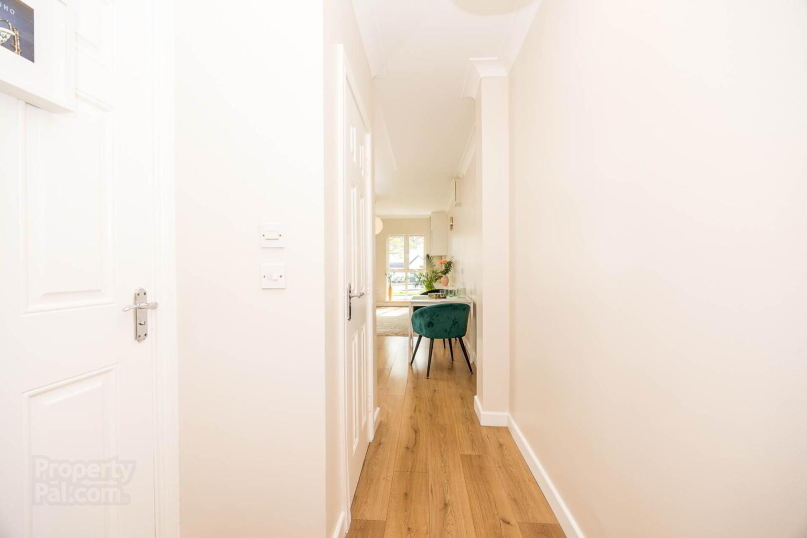 98 Holywell Wood 11 of 21
