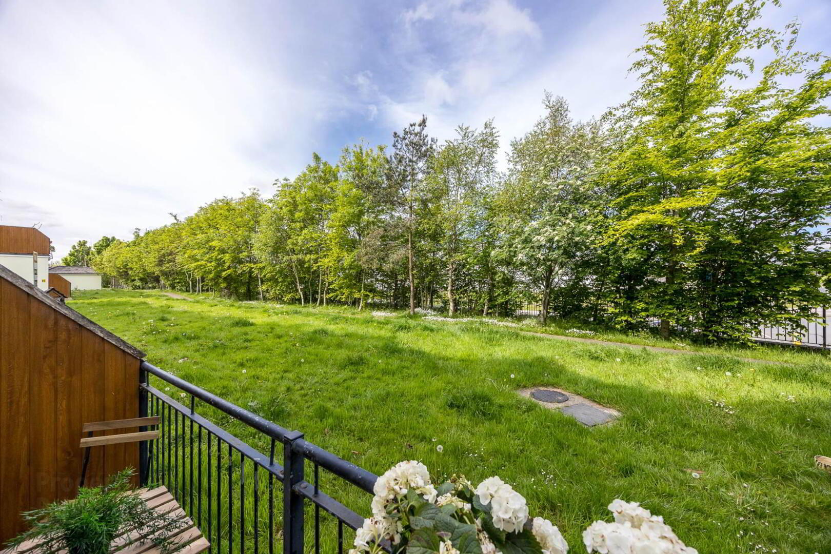 98 Holywell Wood 20 of 21
