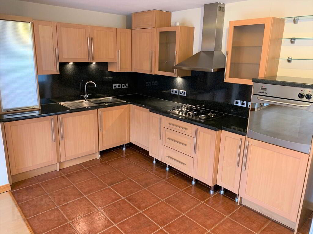 2 Hanover Court 5 of 12
