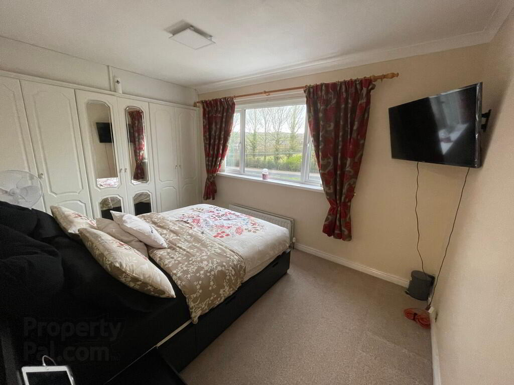 1055 Upper Newtownards Road 8 of 20