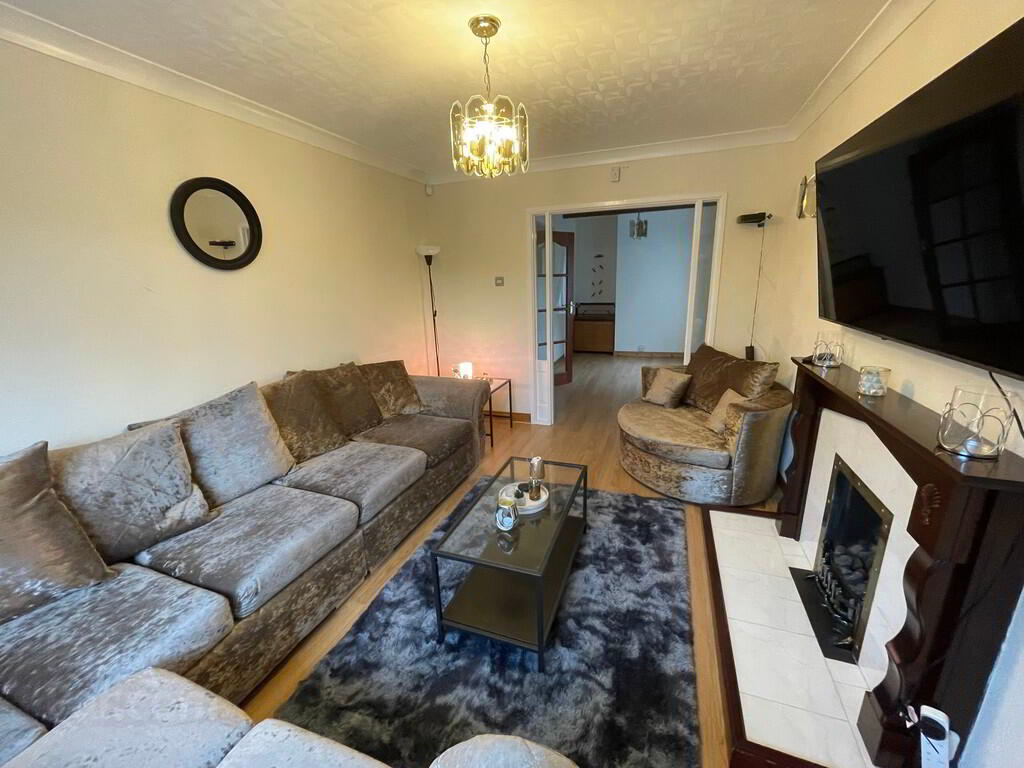 1055 Upper Newtownards Road 3 of 20