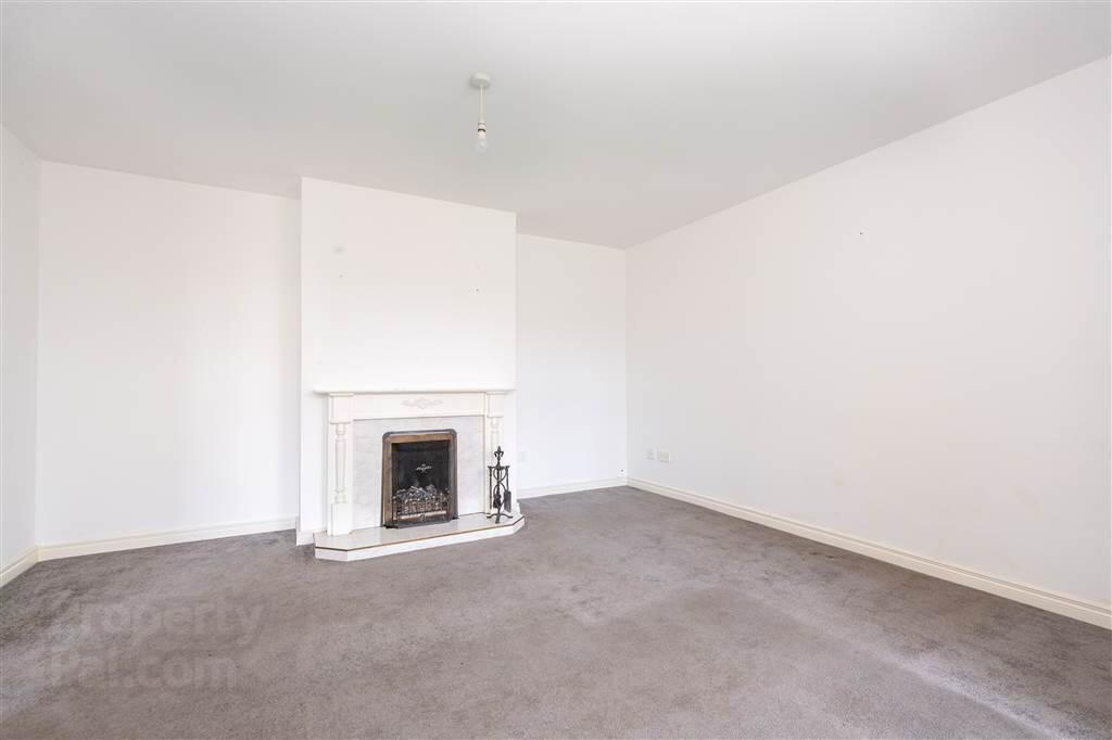 12 Fenaghy Heights 5 of 35