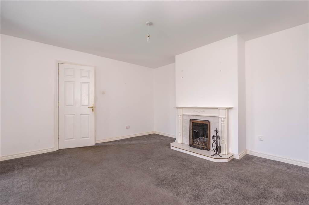 12 Fenaghy Heights 7 of 35