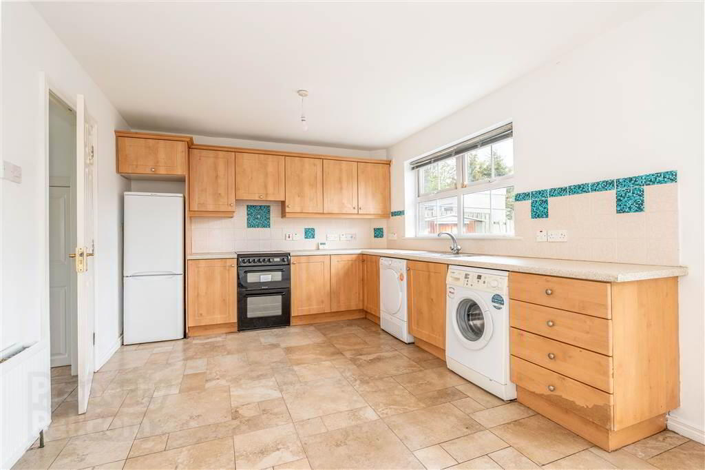 12 Fenaghy Heights 8 of 35