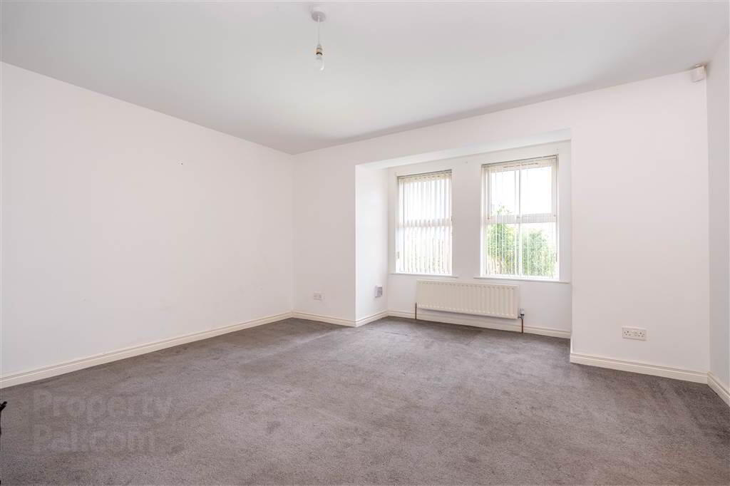 12 Fenaghy Heights 6 of 35