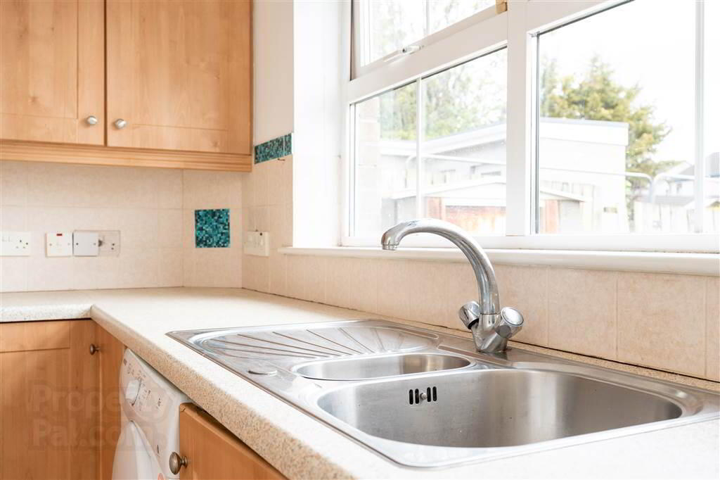 12 Fenaghy Heights 11 of 35
