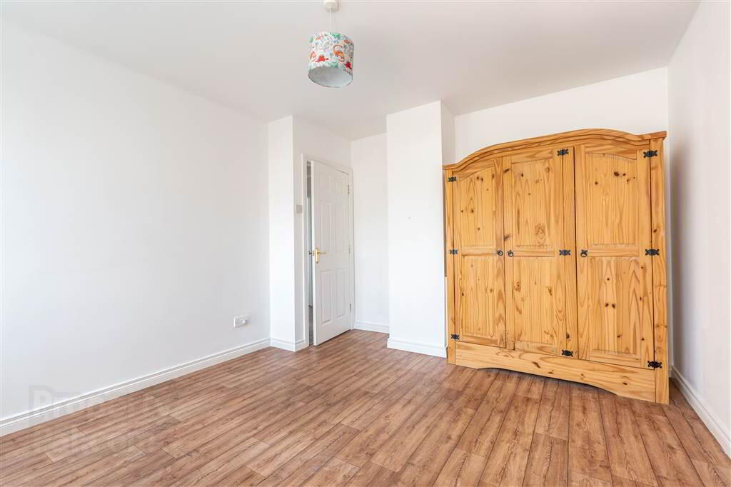 12 Fenaghy Heights 20 of 35