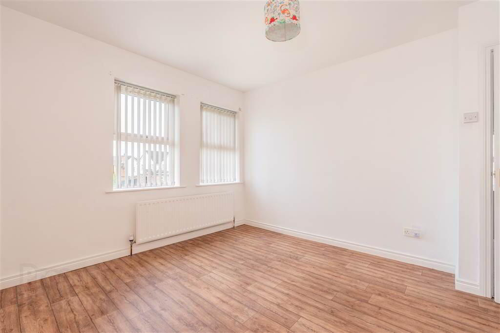 12 Fenaghy Heights 19 of 35