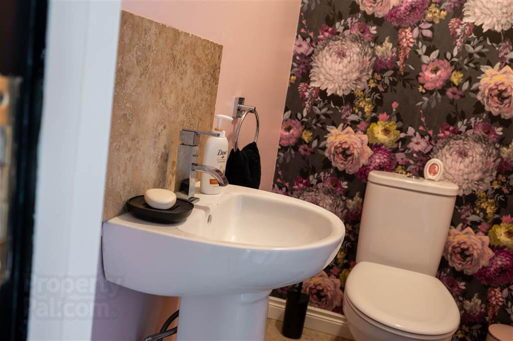 9 Rosses Avenue 23 of 53
