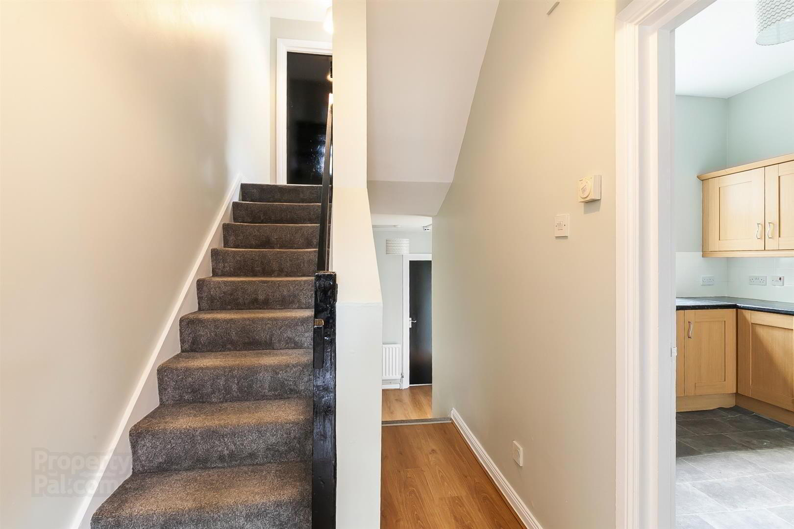 50b Eia Street 3 of 17
