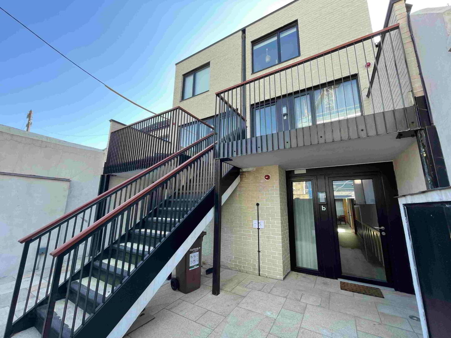Pembroke Lane 1 of 12