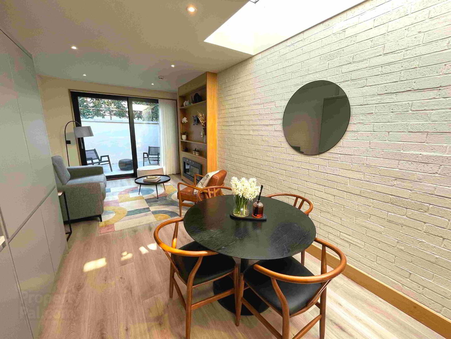 Pembroke Lane 4 of 12